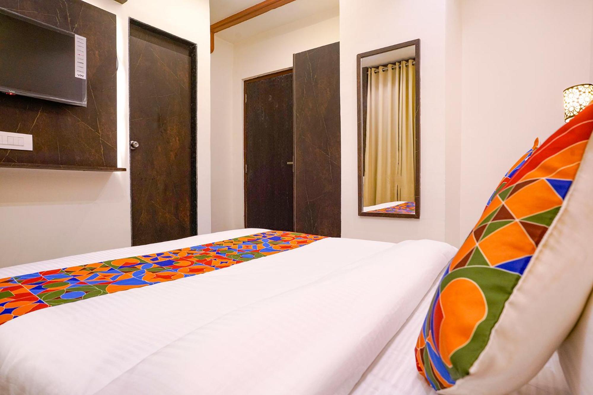 Fabhotel Gateway Мумбаи Экстерьер фото