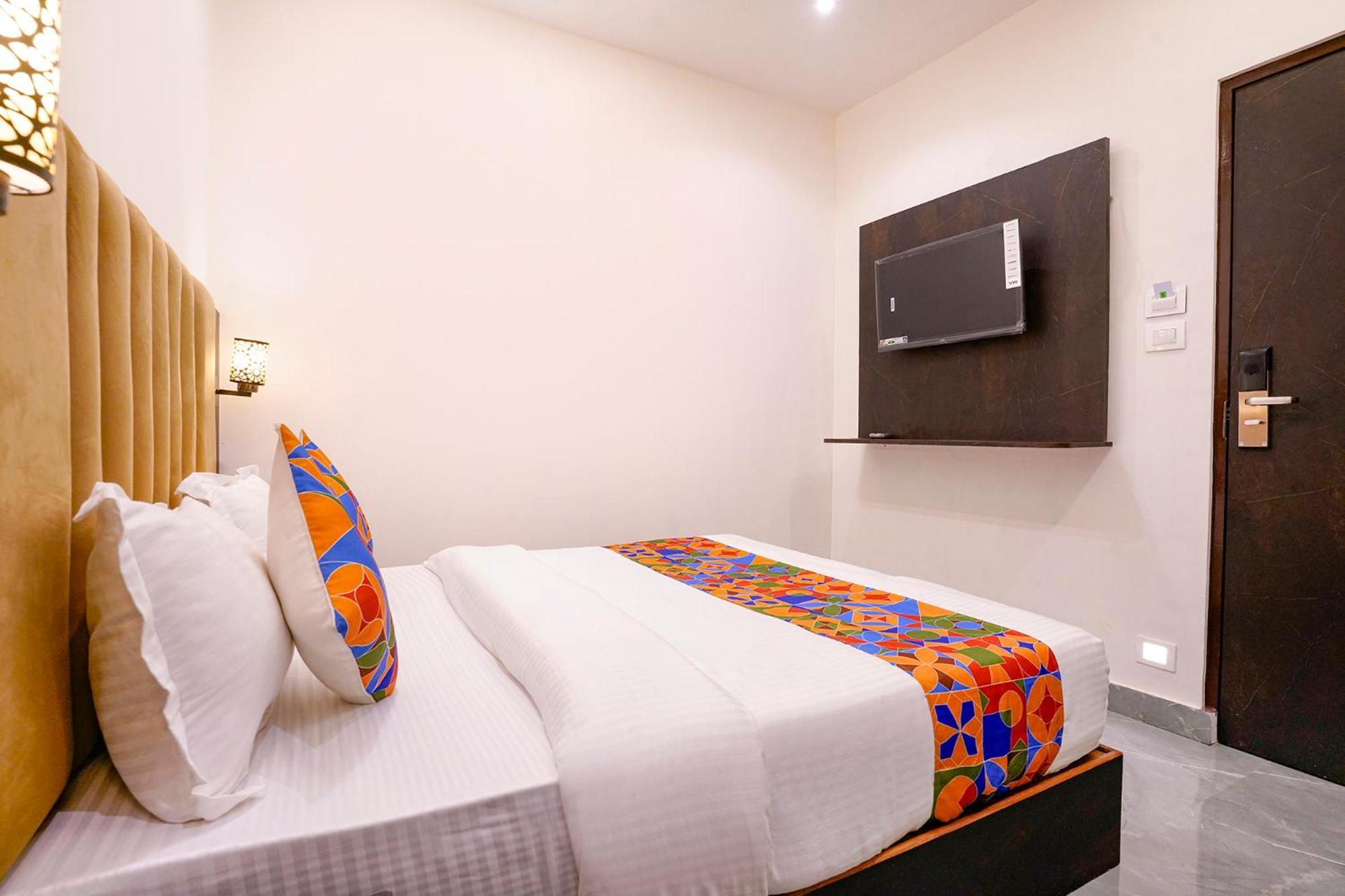 Fabhotel Gateway Мумбаи Экстерьер фото