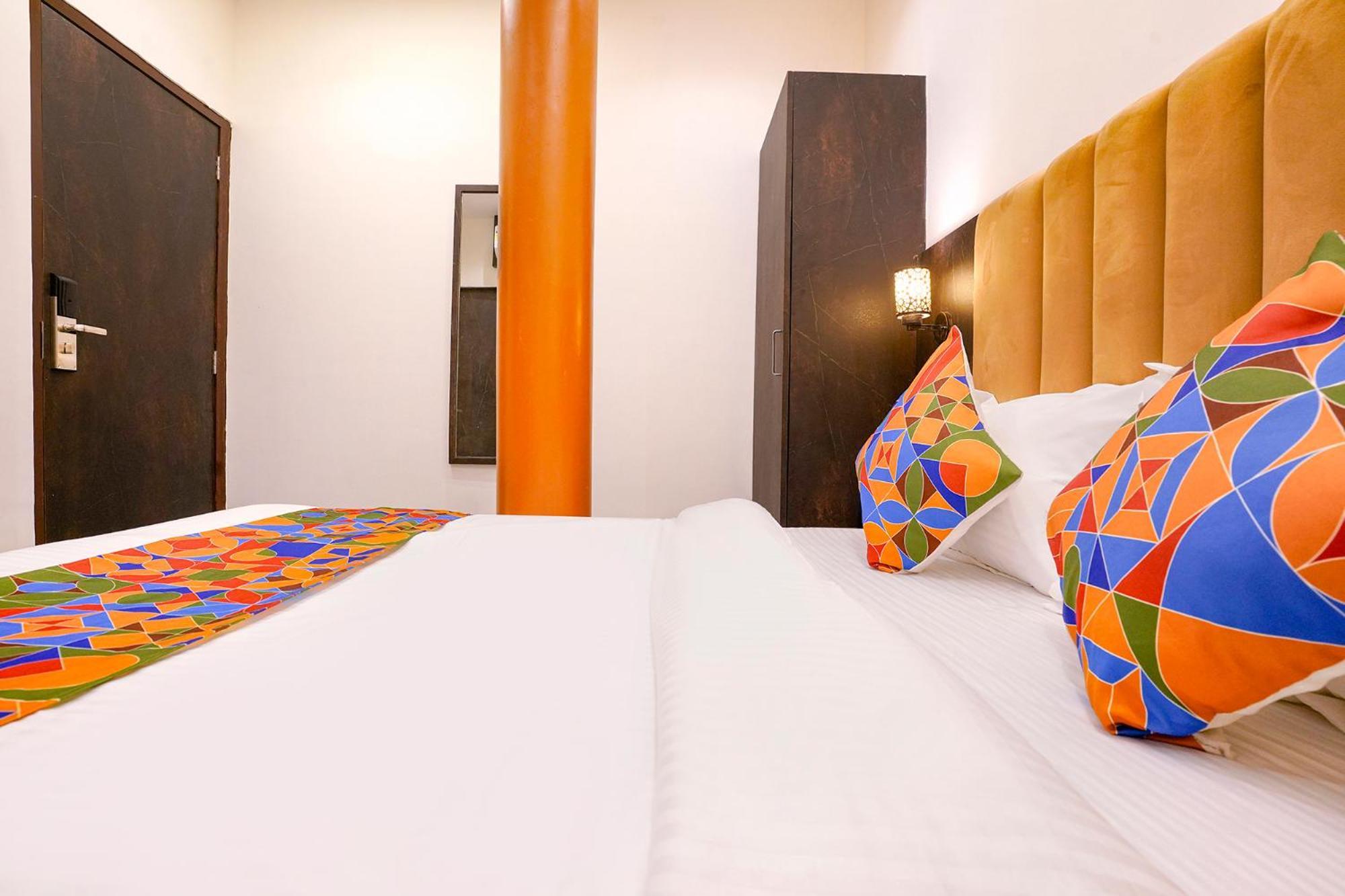 Fabhotel Gateway Мумбаи Экстерьер фото